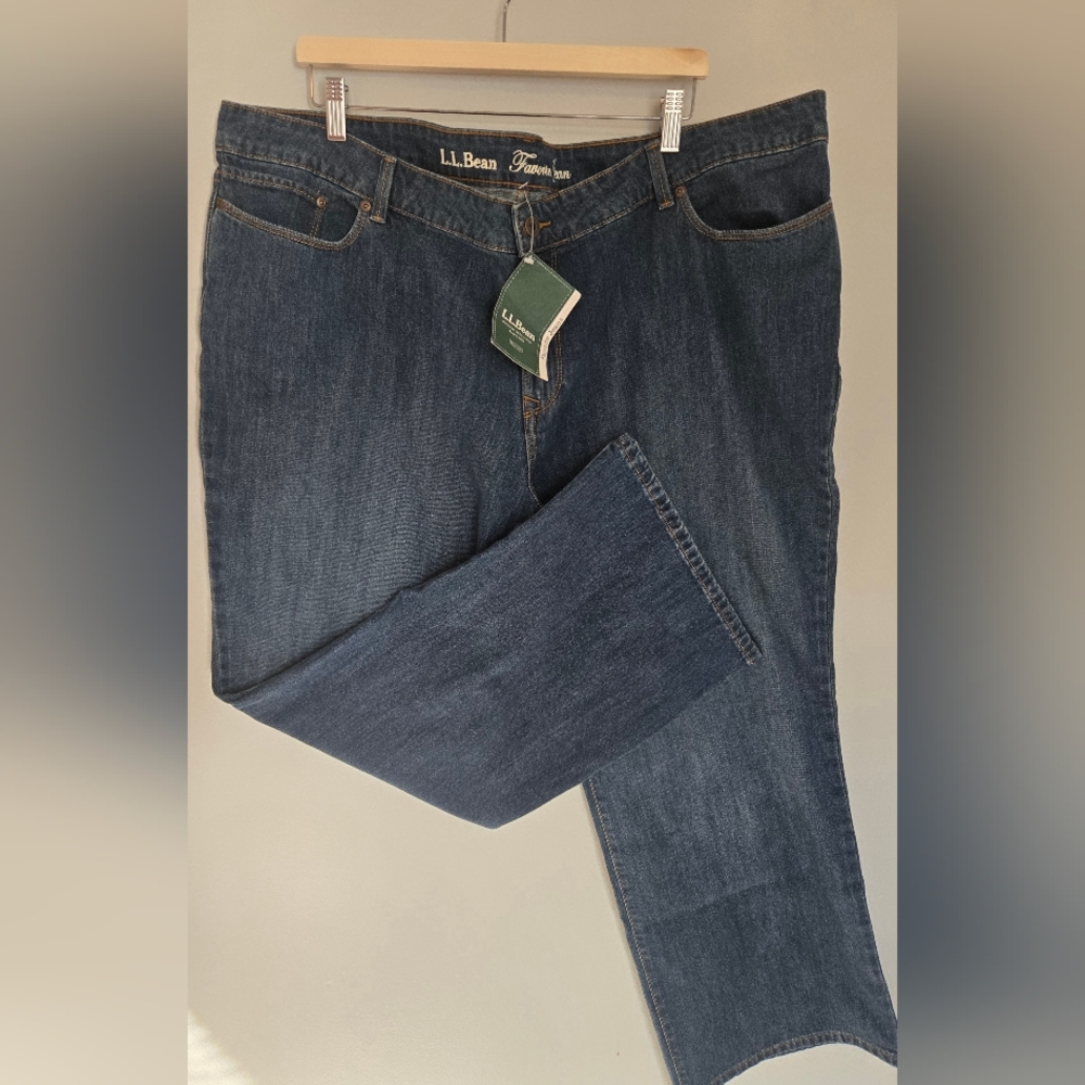 New L.L. Bean Women's Plus Sz 22W Straight Leg Jeans Denim Classic Fit Cotton